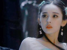 娜扎化身精致小手办，美得让人心动不已