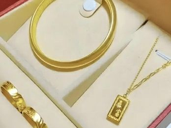 金饰克价飙升：1337元新纪录引发市场关注