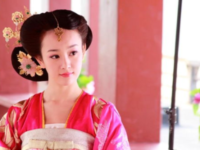 陈妍希：从青涩少女到优雅熟女，颜值变化见证成长历程